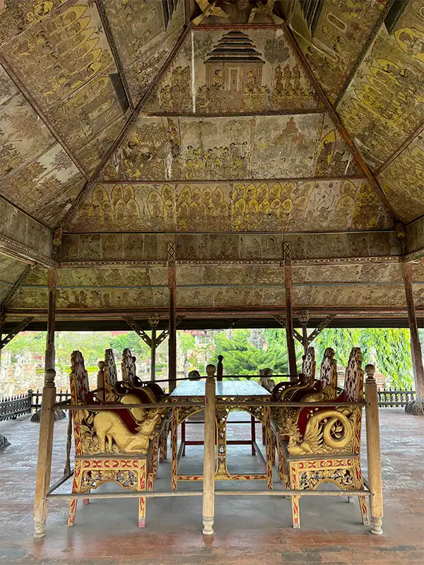 Kerta Gosa Royal Court of Justice, Klungkung Palace Bali, Balinese architecture heritage, historical site East Bali, ceiling painting of Kerta Gosa, ancient justice hall Bali, traditional Balinese royal court, must-visit cultural attraction in Bali, East Bali history tour, Bali temple and palace tour